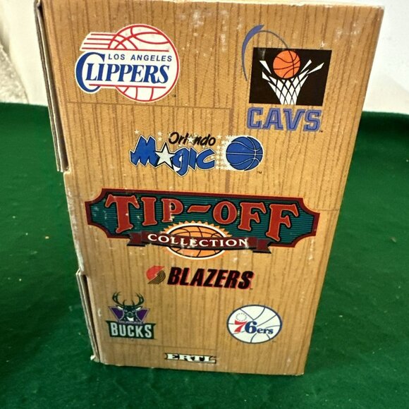 ERTL Chicago Bulls NBA Tip Off Collection Die Cast Model A 1994 1/25 - Picture 6 of 11